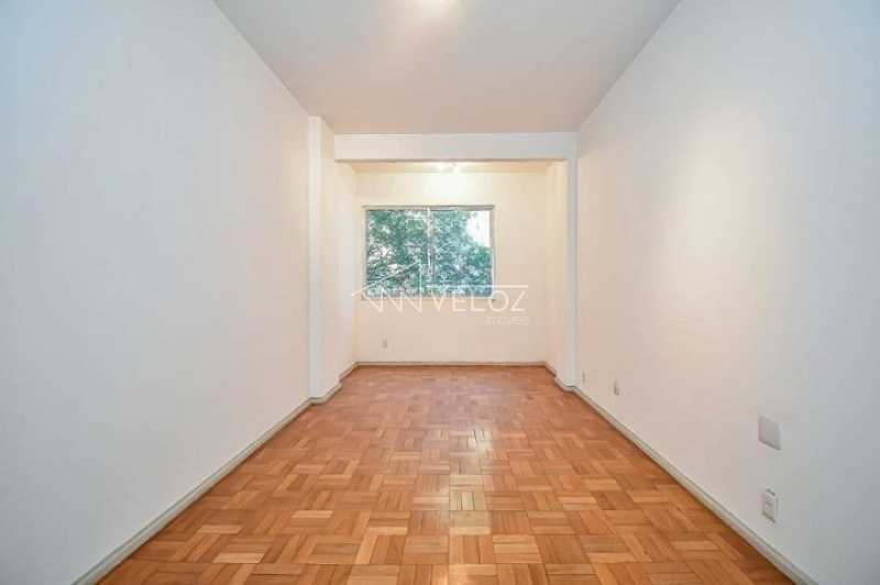 Apartamento à venda com 3 quartos, 200m² - Foto 9