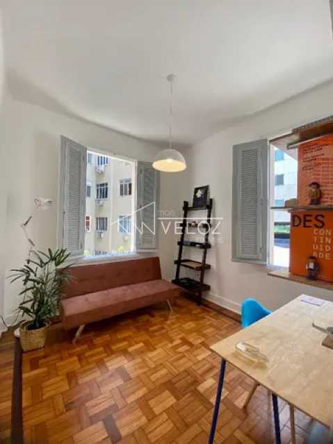 Apartamento à venda com 2 quartos, 67m² - Foto 3