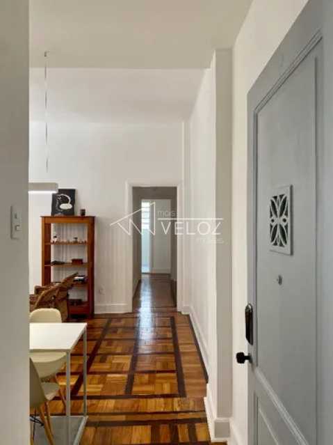 Apartamento à venda com 2 quartos, 67m² - Foto 2