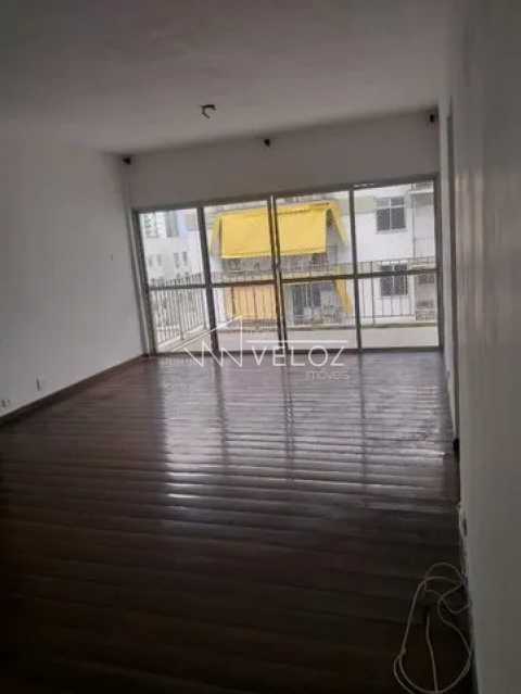 Apartamento à venda com 3 quartos, 107m² - Foto 2