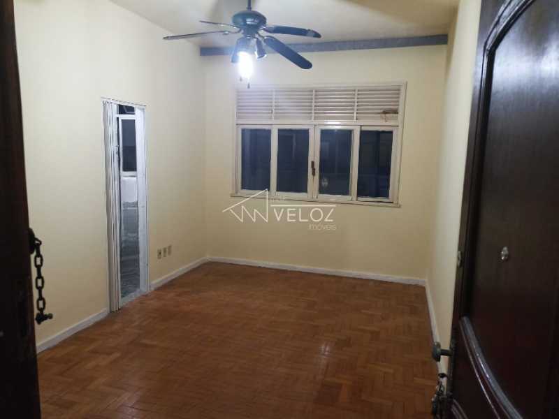 Apartamento à venda com 1 quarto, 32m² - Foto 1