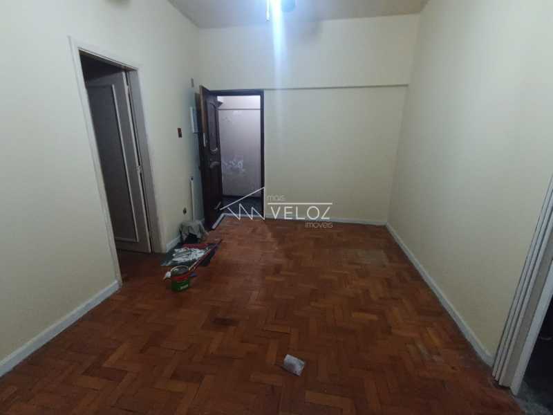 Apartamento à venda com 1 quarto, 32m² - Foto 2