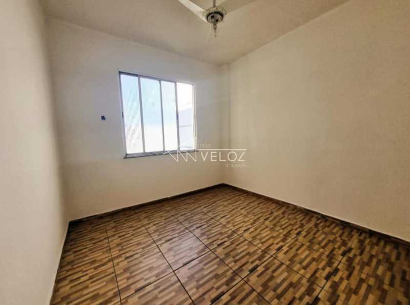 Apartamento à venda com 2 quartos, 64m² - Foto 1