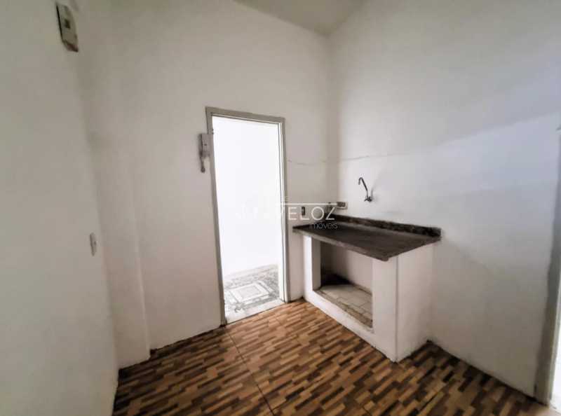 Apartamento à venda com 2 quartos, 64m² - Foto 18