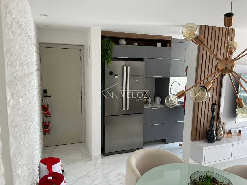 Apartamento à venda com 2 quartos, 69m² - Foto 4