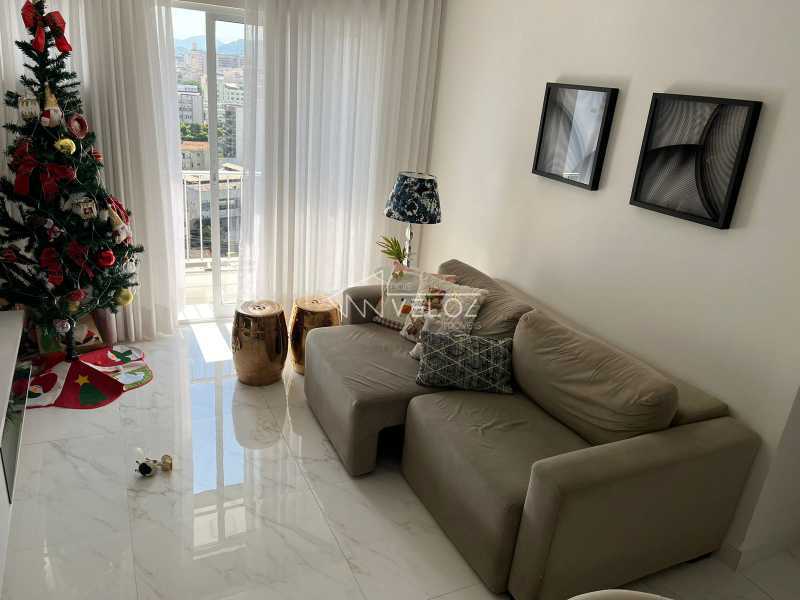 Apartamento à venda com 2 quartos, 69m² - Foto 3