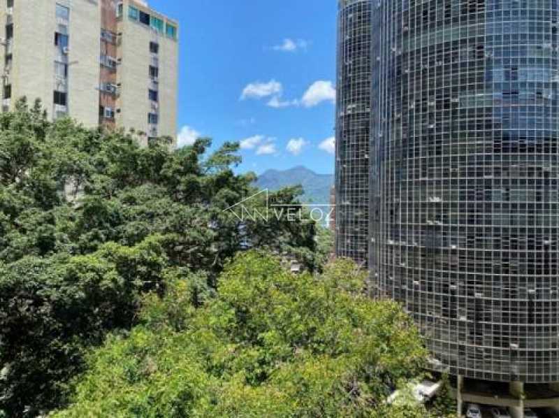 Apartamento à venda com 4 quartos, 211m² - Foto 6