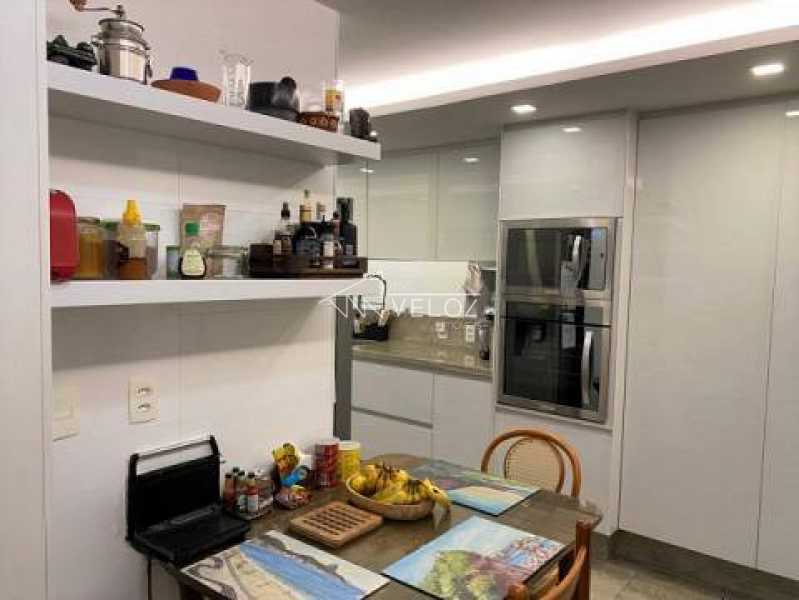 Apartamento à venda com 4 quartos, 211m² - Foto 17