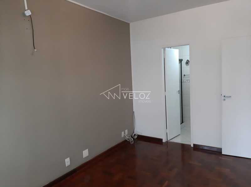 Apartamento à venda com 2 quartos, 70m² - Foto 22