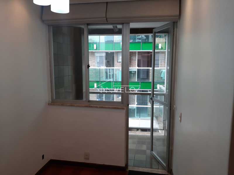 Apartamento à venda com 2 quartos, 70m² - Foto 5