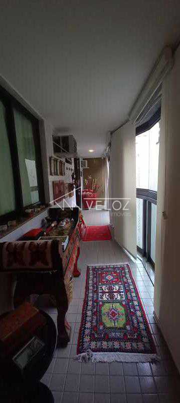 Apartamento à venda com 3 quartos, 95m² - Foto 2