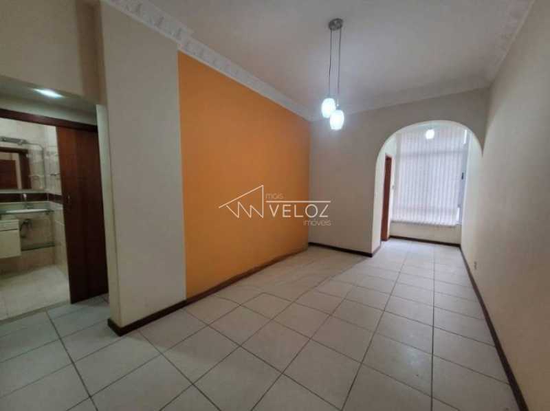 Apartamento à venda com 2 quartos, 60m² - Foto 1