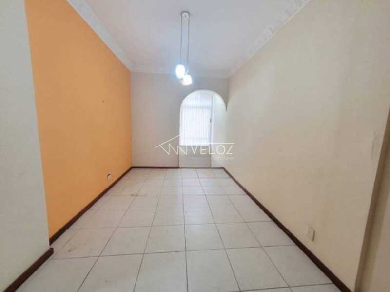 Apartamento à venda com 2 quartos, 60m² - Foto 2