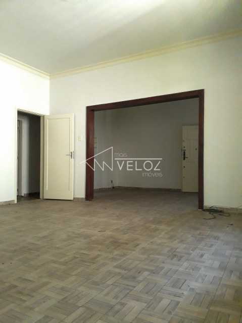 Apartamento à venda com 3 quartos, 128m² - Foto 2