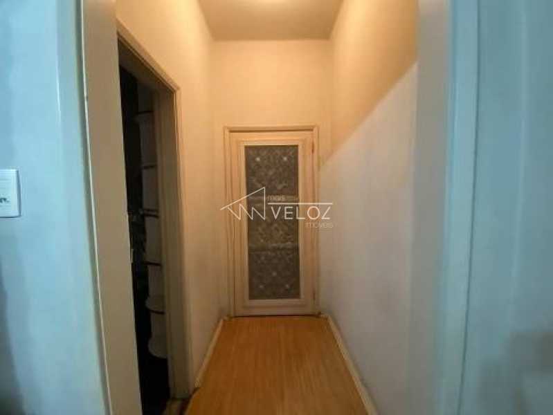 Apartamento à venda com 3 quartos, 134m² - Foto 2