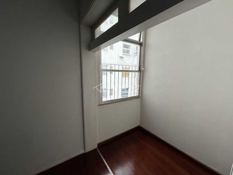 Apartamento à venda com 2 quartos, 65m² - Foto 2