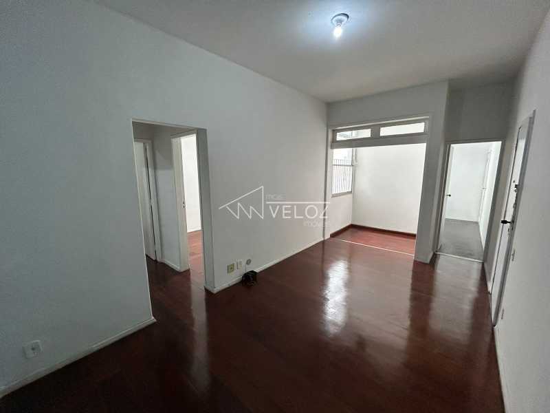 Apartamento à venda com 2 quartos, 65m² - Foto 1