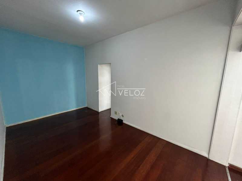 Apartamento à venda com 2 quartos, 65m² - Foto 3