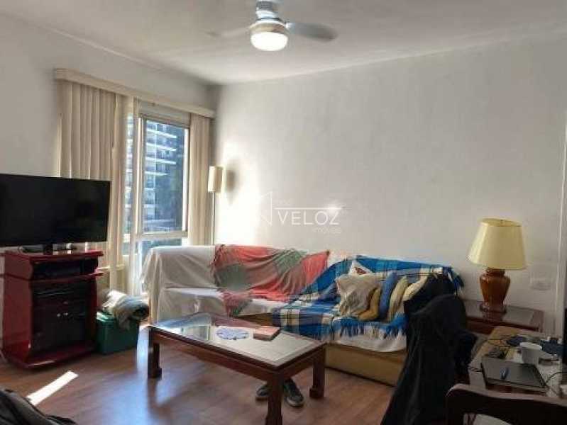 Apartamento à venda com 1 quarto, 62m² - Foto 2