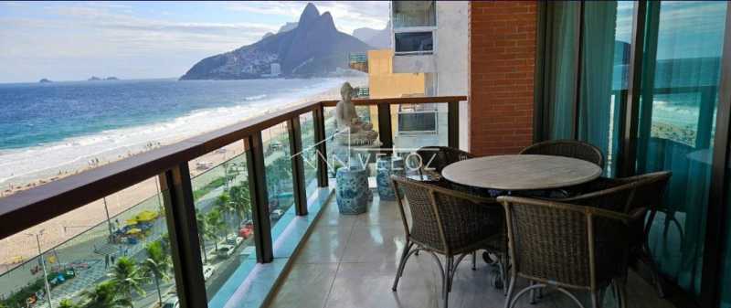 Apartamento à venda com 3 quartos, 320m² - Foto 2