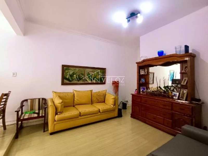 Apartamento à venda com 2 quartos, 68m² - Foto 1