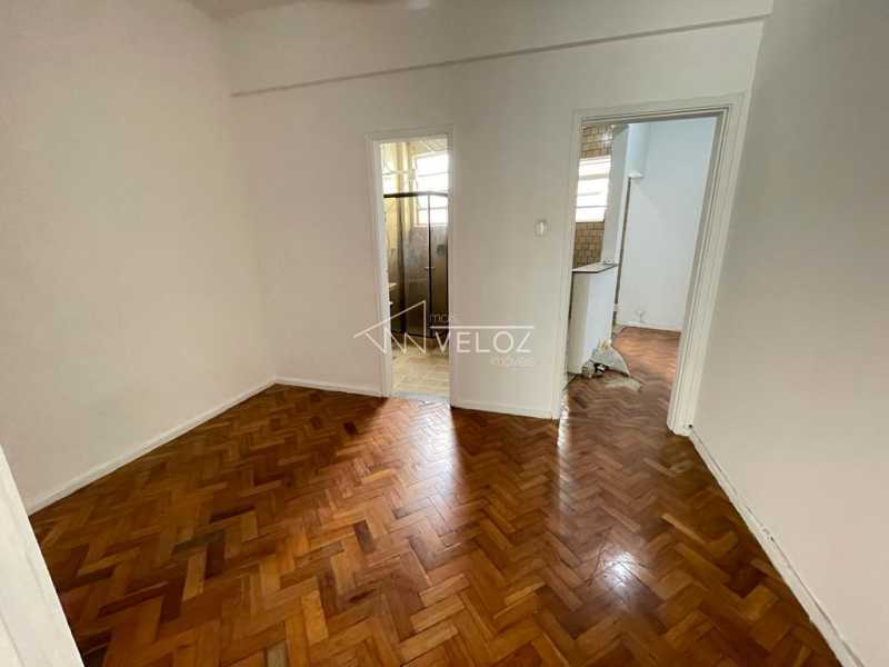 Apartamento à venda com 1 quarto, 33m² - Foto 1