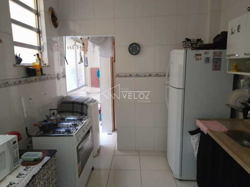 Apartamento à venda com 2 quartos, 77m² - Foto 9