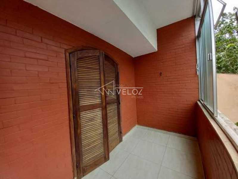 Apartamento à venda com 2 quartos, 63m² - Foto 2