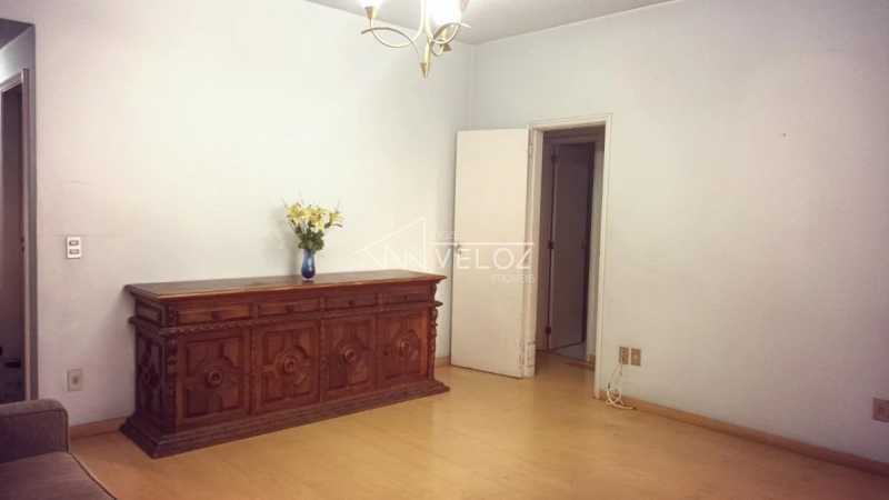 Apartamento à venda com 3 quartos, 102m² - Foto 2