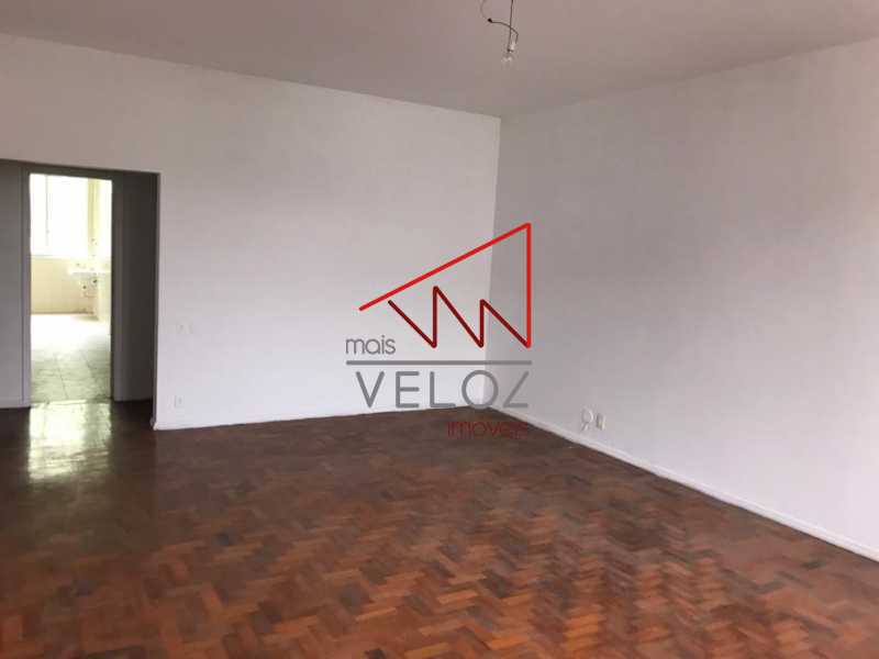 Apartamento à venda com 3 quartos, 130m² - Foto 3