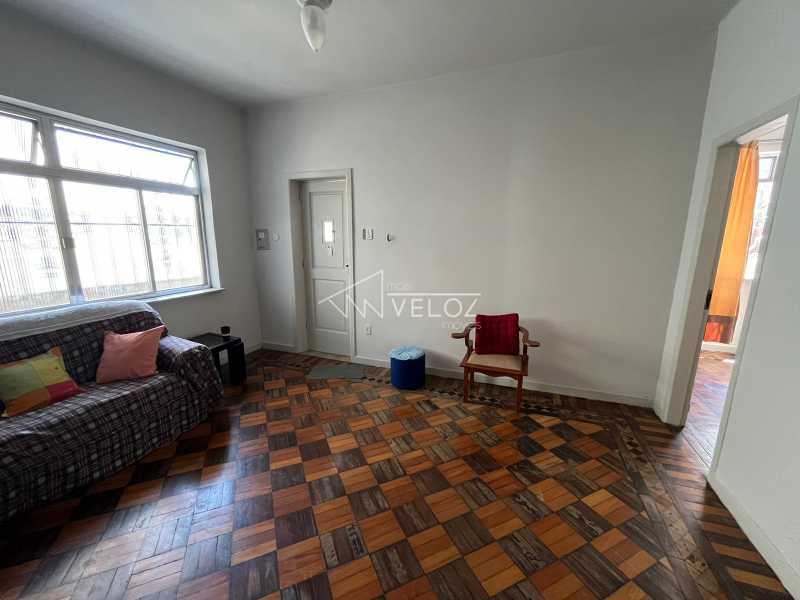 Apartamento à venda com 3 quartos, 105m² - Foto 2