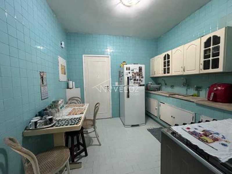 Apartamento à venda com 3 quartos, 136m² - Foto 19