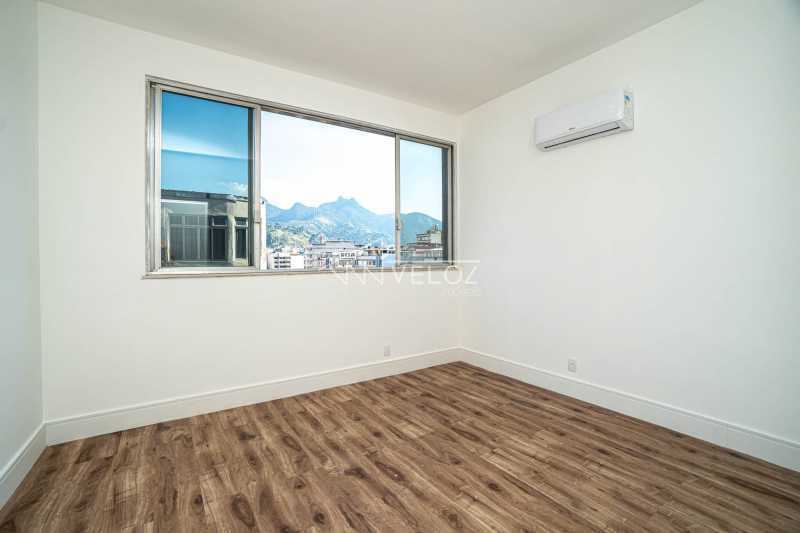 Apartamento à venda com 4 quartos, 130m² - Foto 9