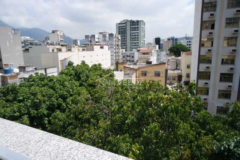 Apartamento à venda com 2 quartos, 79m² - Foto 1