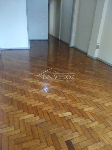 Apartamento à venda com 2 quartos, 79m² - Foto 3