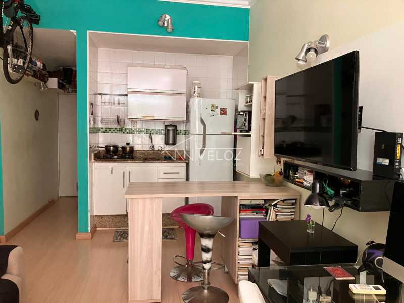 Apartamento à venda com 1 quarto, 30m² - Foto 1