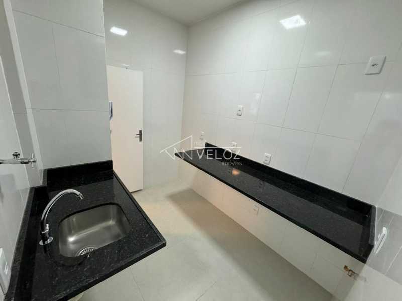 Apartamento à venda com 2 quartos, 70m² - Foto 6