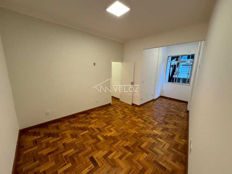 Apartamento à venda com 2 quartos, 70m² - Foto 5