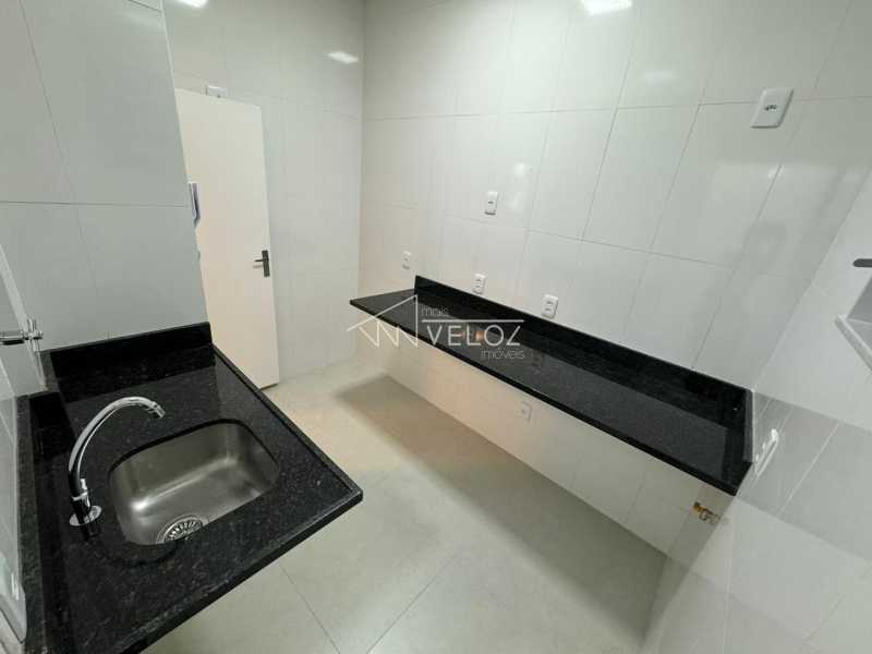 Apartamento à venda com 2 quartos, 70m² - Foto 16