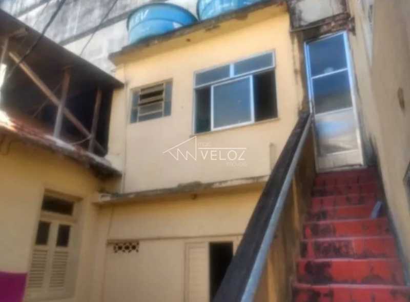 Casa à venda com 5 quartos, 126m² - Foto 2