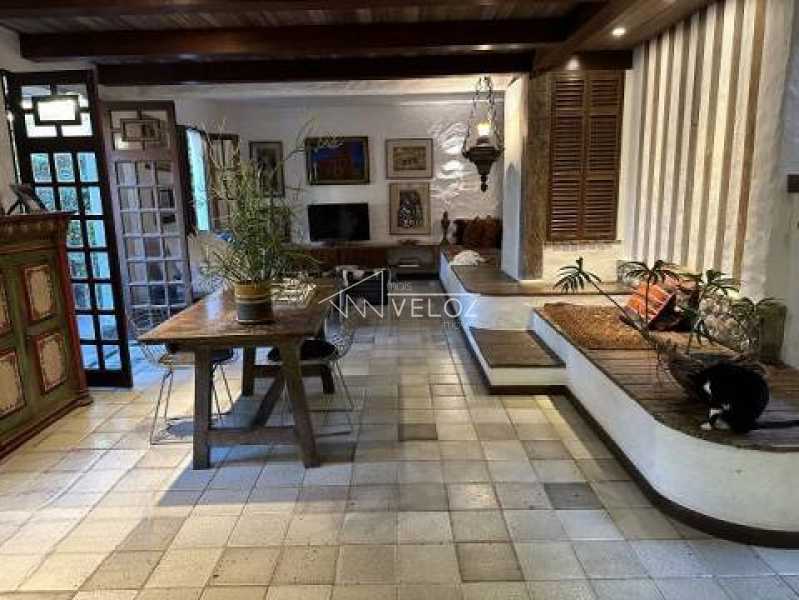 Casa à venda com 4 quartos, 354m² - Foto 5