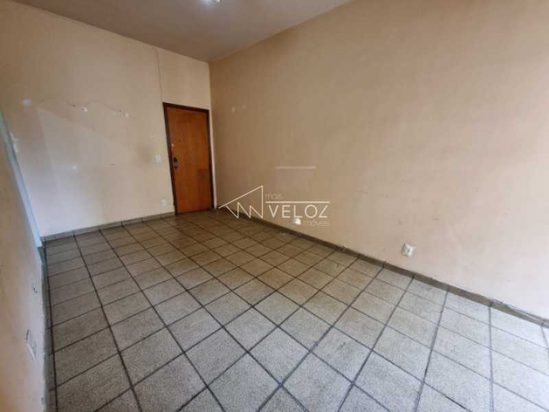 Apartamento à venda com 2 quartos, 65m² - Foto 19