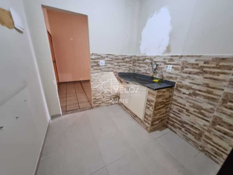 Apartamento à venda com 2 quartos, 65m² - Foto 24