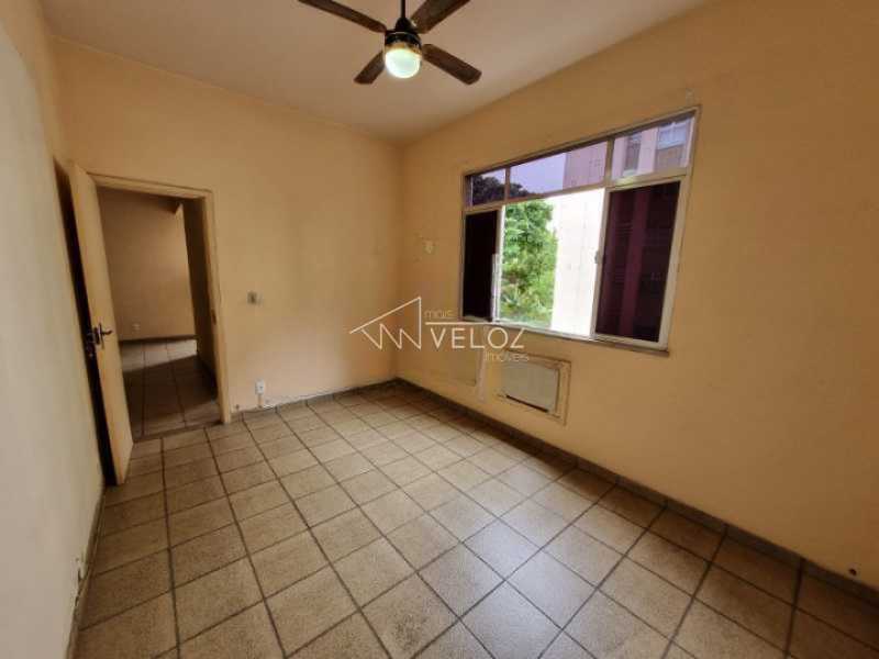 Apartamento à venda com 2 quartos, 65m² - Foto 25