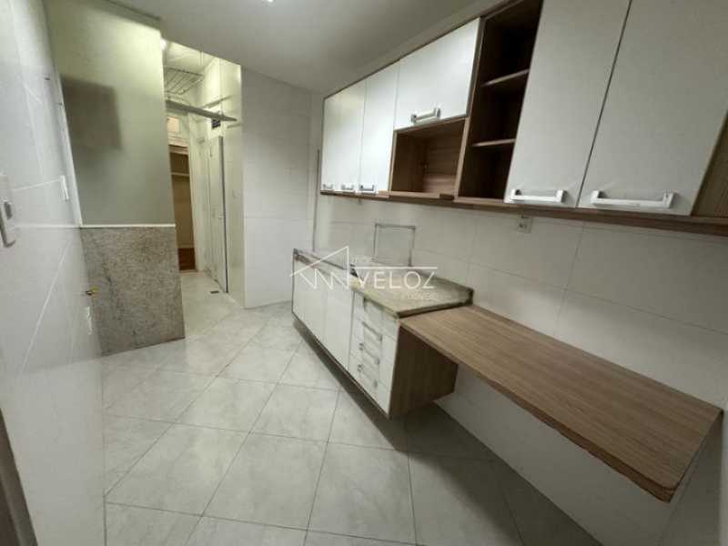 Apartamento à venda com 3 quartos, 130m² - Foto 12