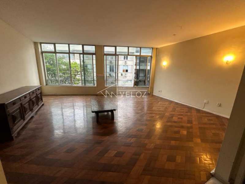 Apartamento à venda com 3 quartos, 130m² - Foto 1