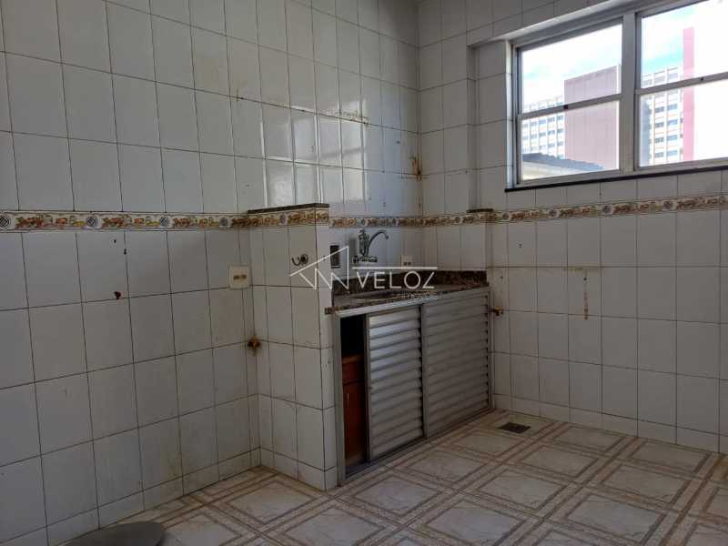 Apartamento à venda com 2 quartos, 100m² - Foto 13