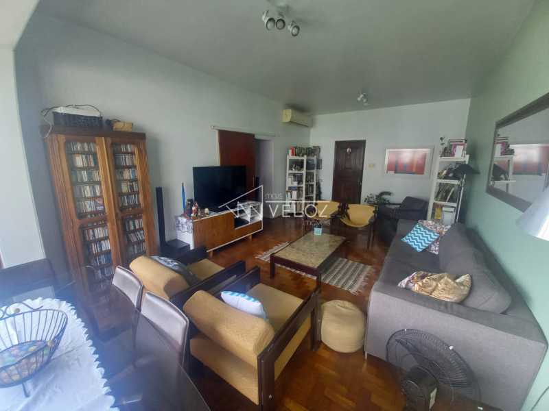 Apartamento à venda com 2 quartos, 105m² - Foto 2