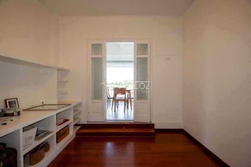 Apartamento à venda com 4 quartos, 199m² - Foto 9