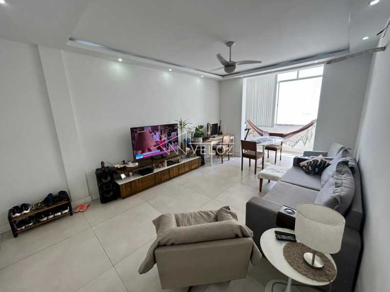 Apartamento à venda com 3 quartos, 109m² - Foto 2